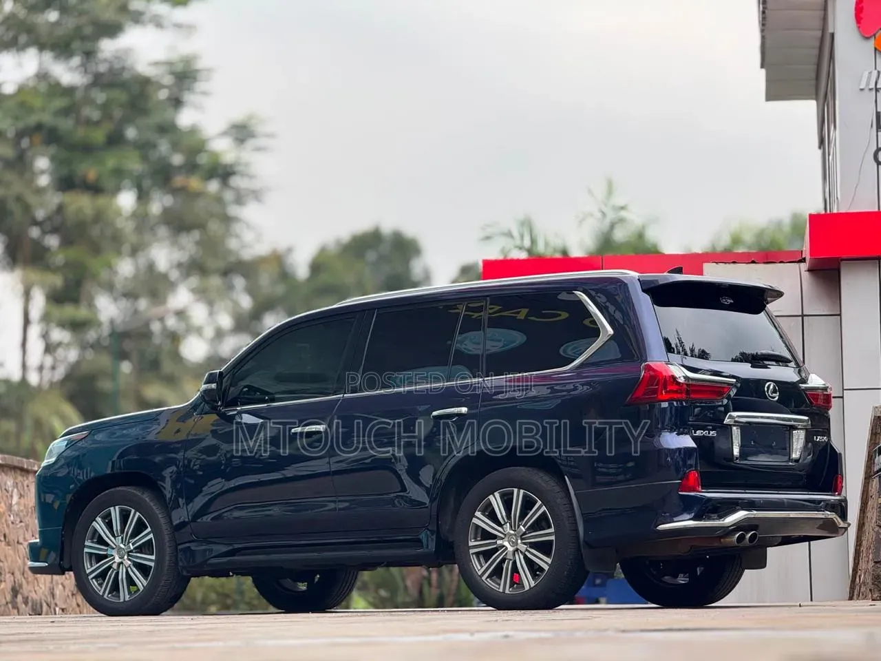 Lexus LX 2016 Blue