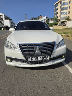 Toyota Crown 2016 White