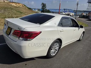 Toyota Crown 2016 White