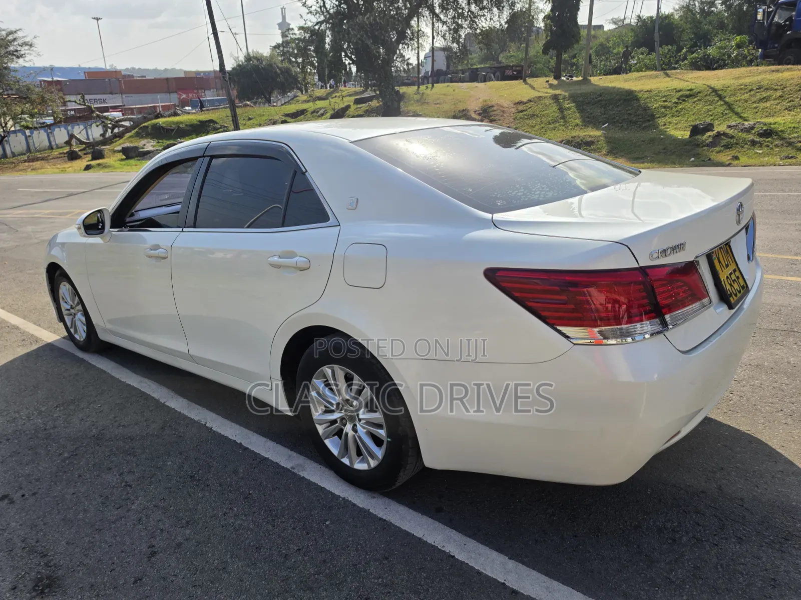Toyota Crown 2016 White