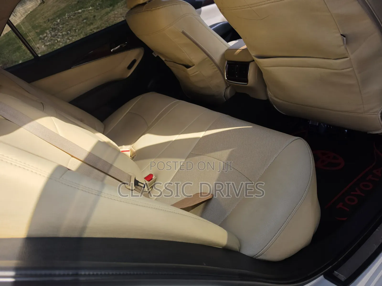 Toyota Crown 2016 White
