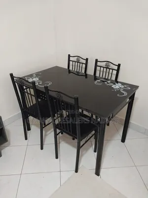 Executive 4 Sitter Dinning Table With 4 Seats