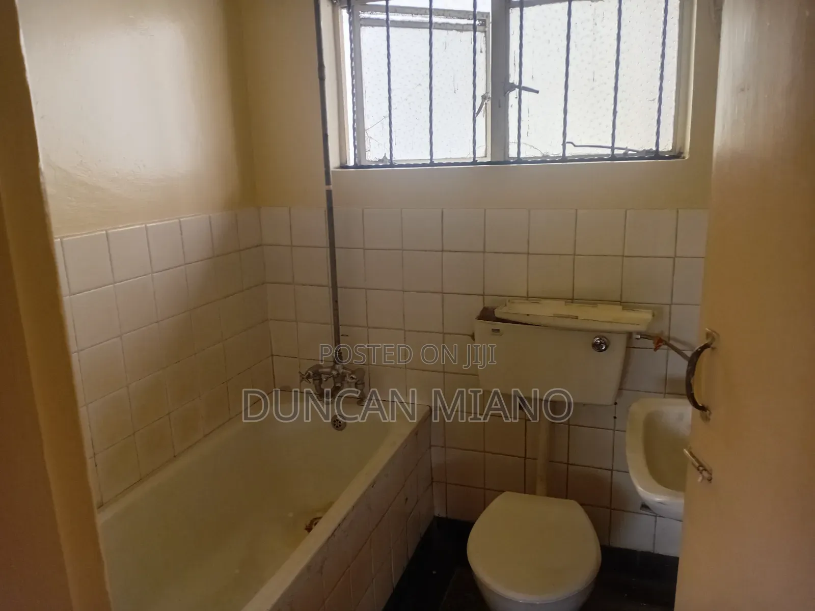 3bdrm Mansion in Nairobi West for rent