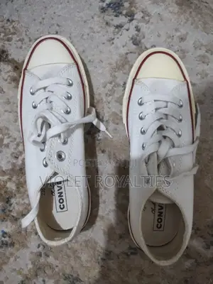 Original White Converse Chuck Taylor Low Tops - Size 4.5