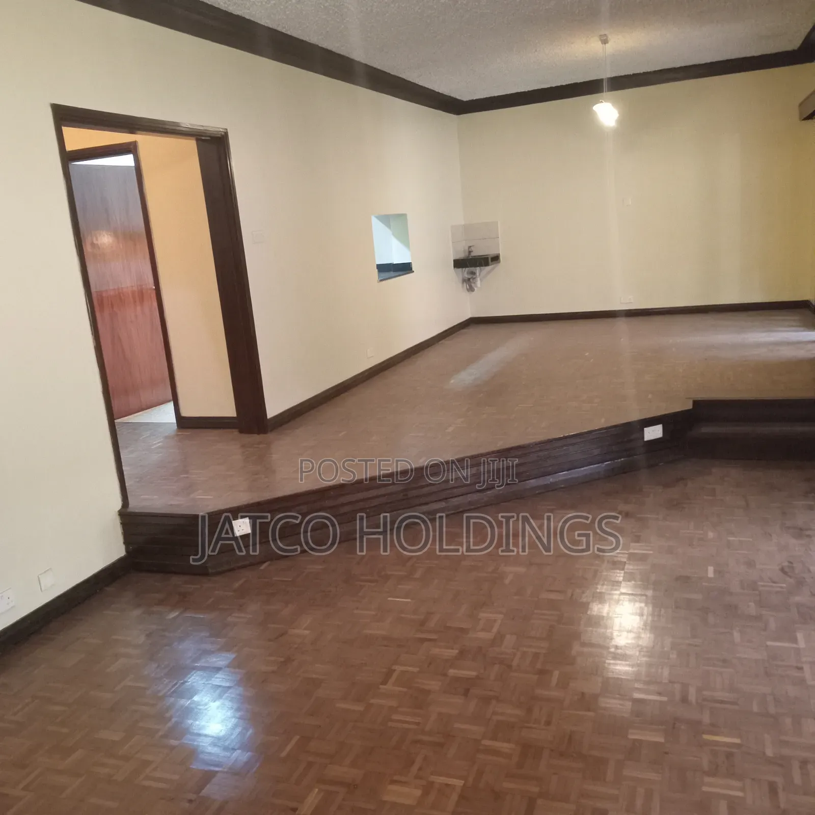 5bdrm Townhouse / Terrace in Parklands for rent