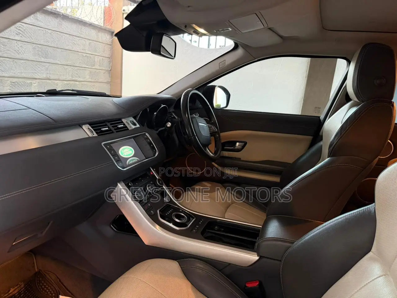 Land Rover Range Rover Evoque HSE 5dr 4x4 (2.0L 4cyl 9A) 2016 Black