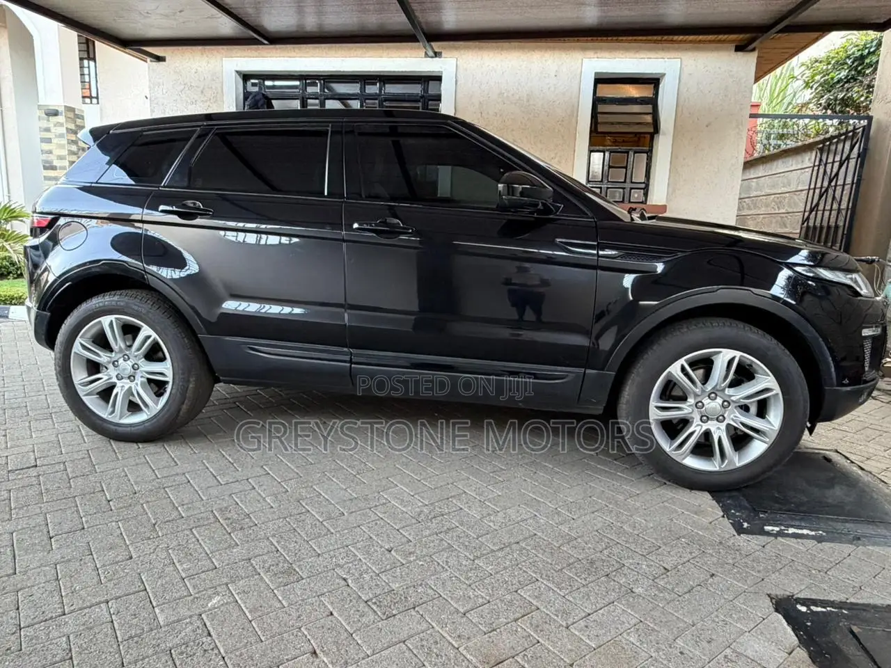 Land Rover Range Rover Evoque HSE 5dr 4x4 (2.0L 4cyl 9A) 2016 Black