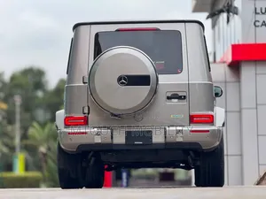 Mercedes-Benz G-Class 2019 Ivory