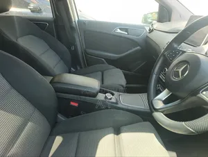 Mercedes-Benz B-Class 2019 White