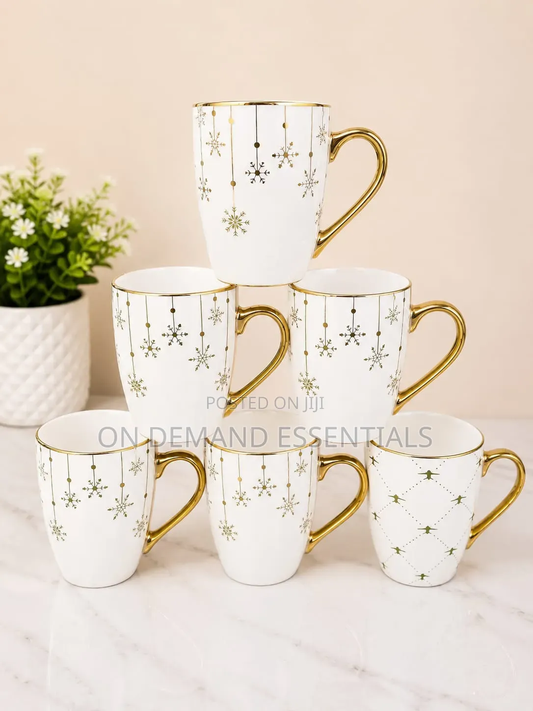 A Set of 6 Mugs
With Gold Touch
High Quality