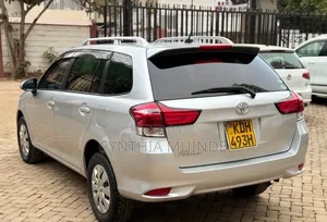 Toyota Corolla Fielder 2015 Silver