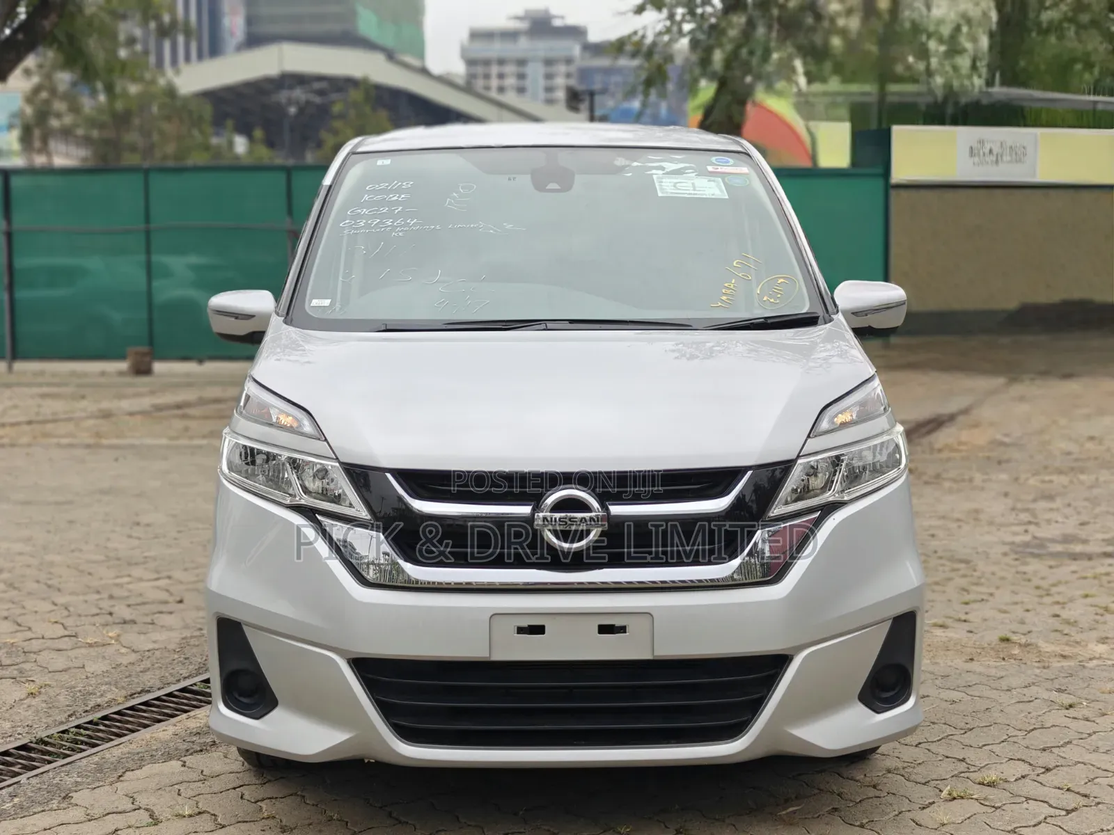 Nissan Serena 2019 Silver