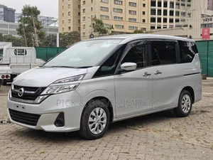 Nissan Serena 2019 Silver