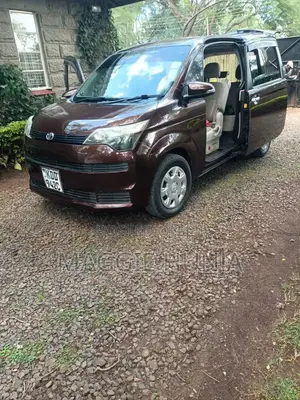 Toyota Spade 2014 Brown