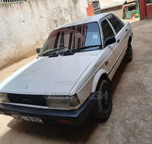 Nissan Sunny 2000 White