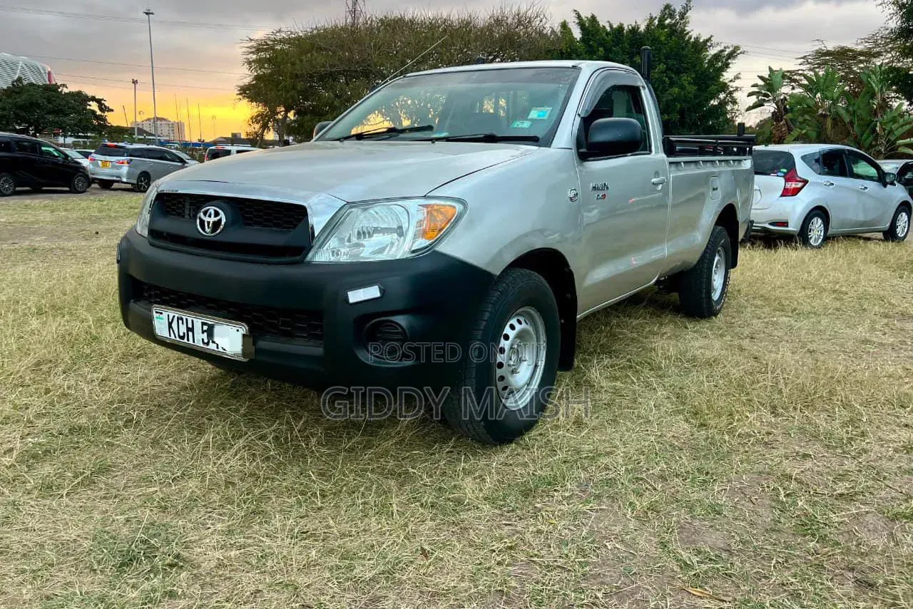 Toyota Hilux 2013 Silver