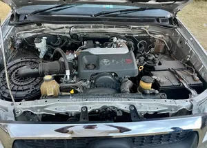 Toyota Hilux 2013 Silver