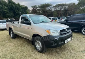 Toyota Hilux 2013 Silver