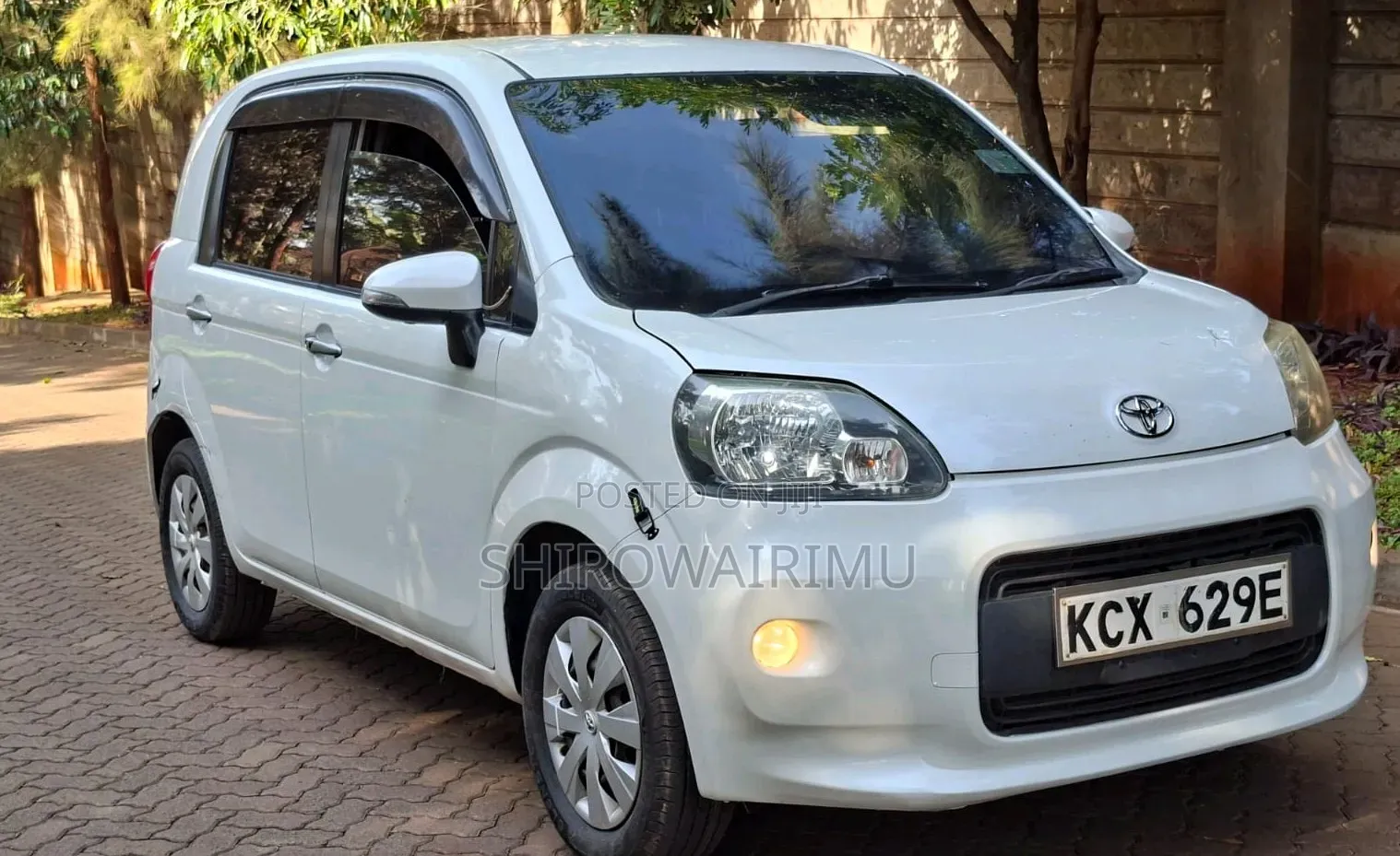 Toyota Porte 2012 Pearl
