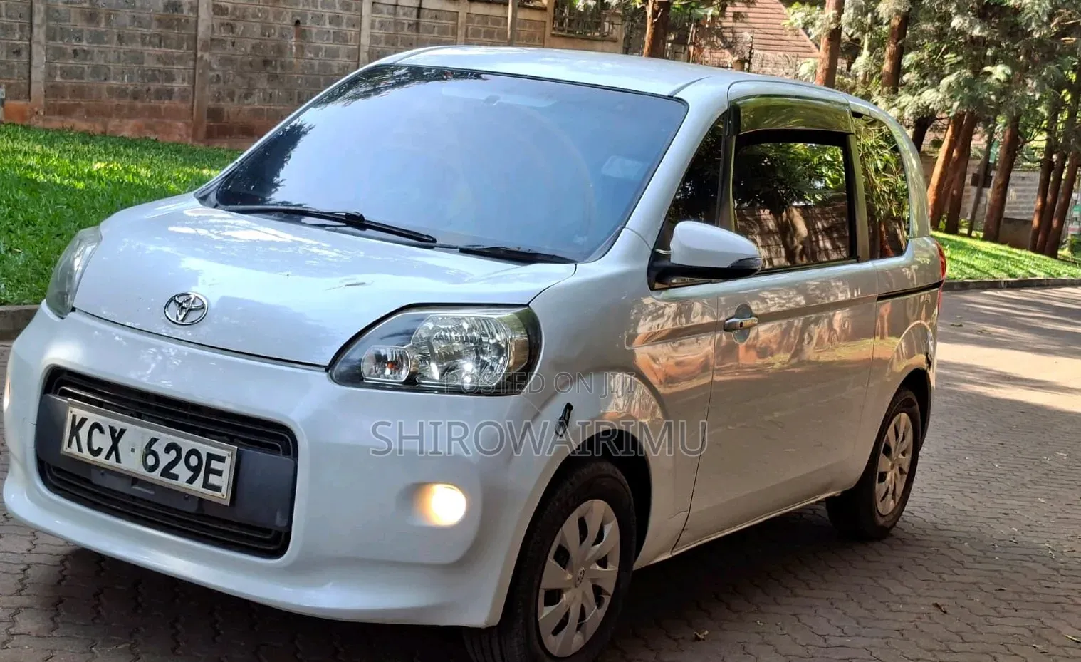 Toyota Porte 2012 Pearl