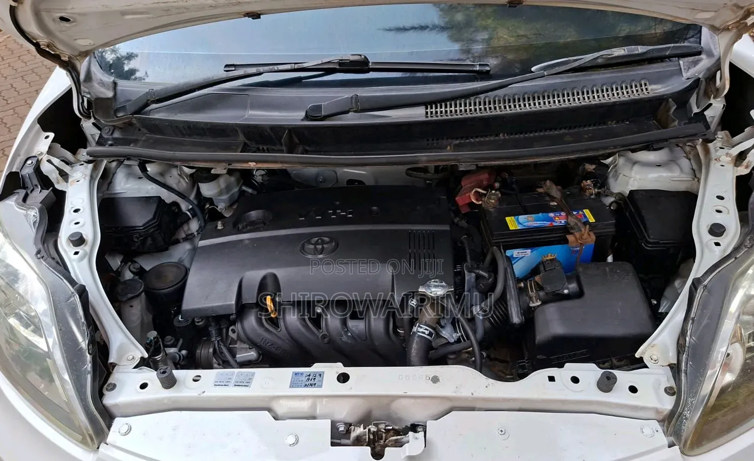 Toyota Porte 2012 Pearl