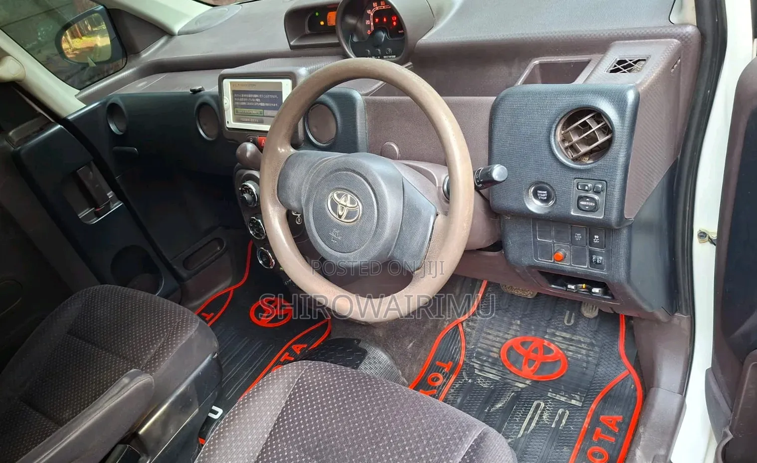Toyota Porte 2012 Pearl