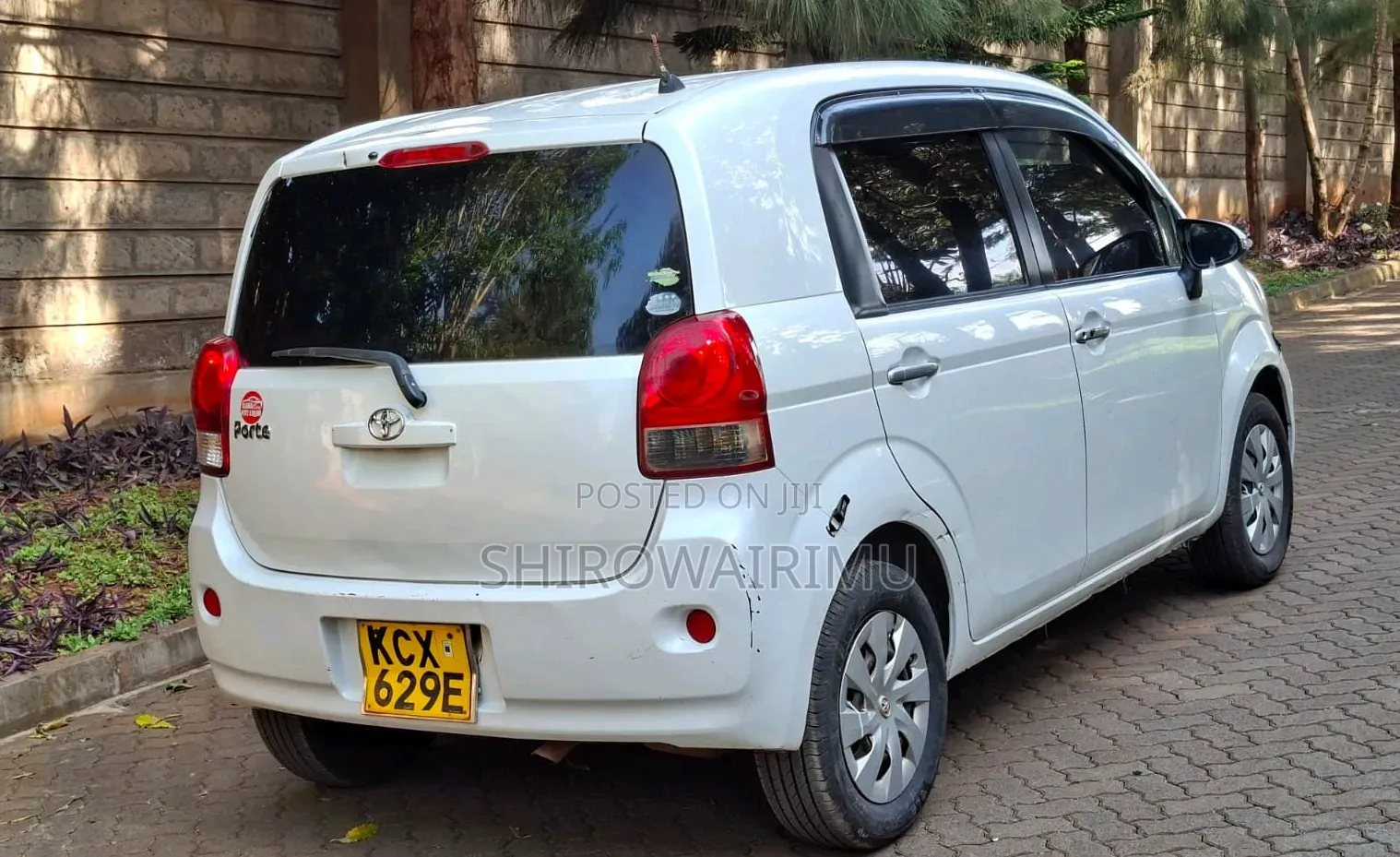 Toyota Porte 2012 Pearl