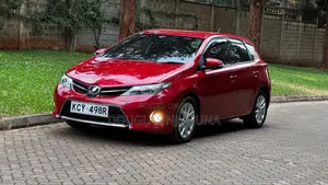 Toyota Auris 2014 Red