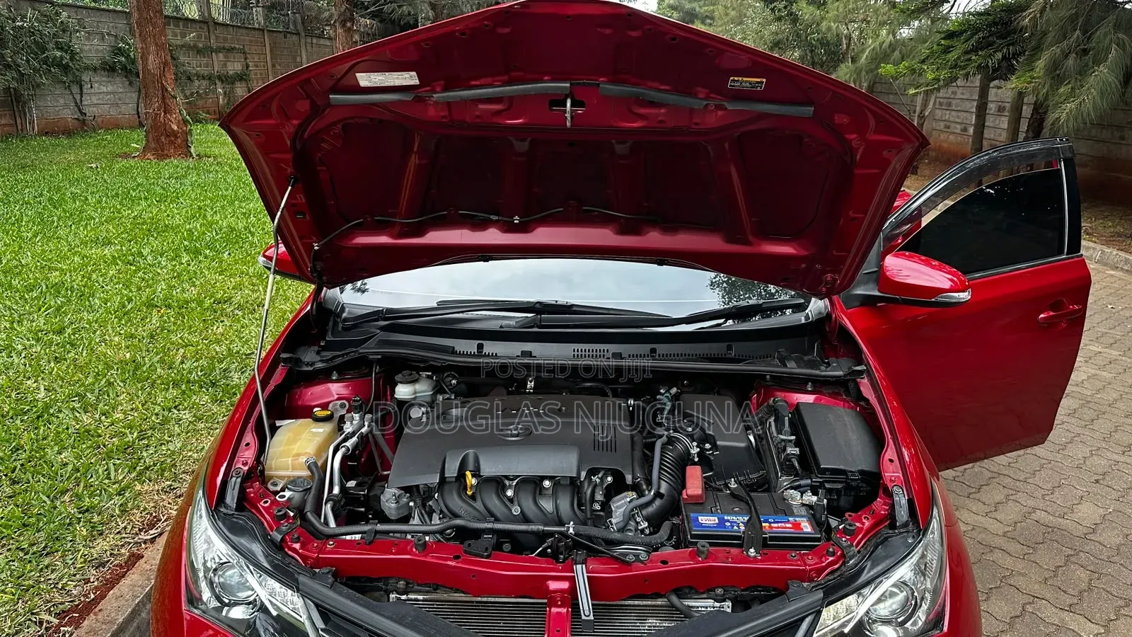 Toyota Auris 2014 Red