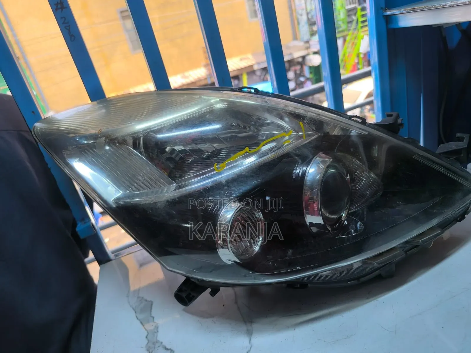 Toyota Isis 2013