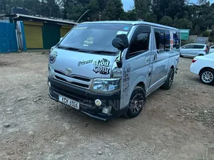 Toyota HiAce 2010 Silver