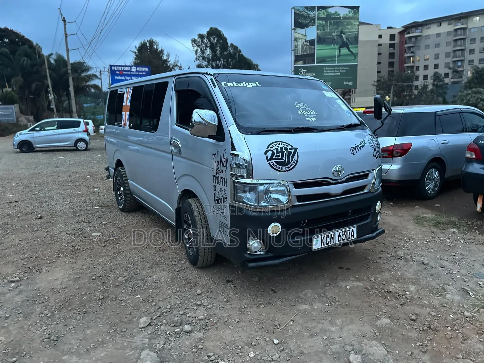 Toyota HiAce 2010 Silver