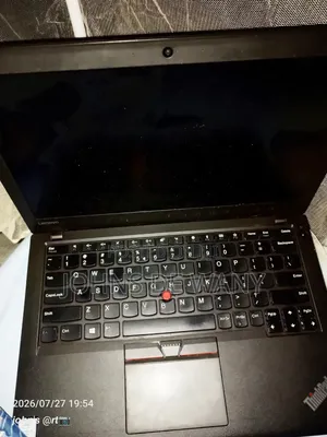 Laptop Lenovo ThinkPad X270 4GB Intel Core i5 HDD+SSD 512GB