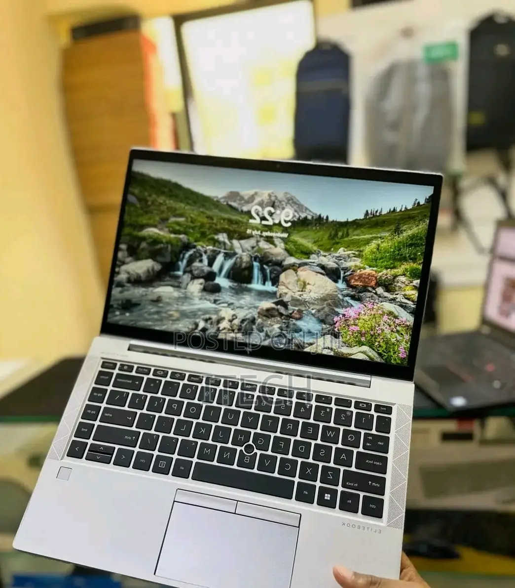 New Laptop HP EliteBook 840 G5 8GB Intel Core i7 SSD 256GB