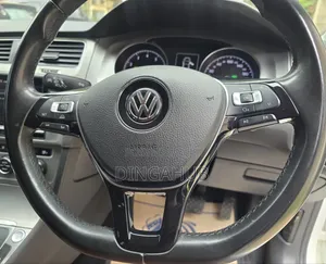 Volkswagen Golf 2016 White