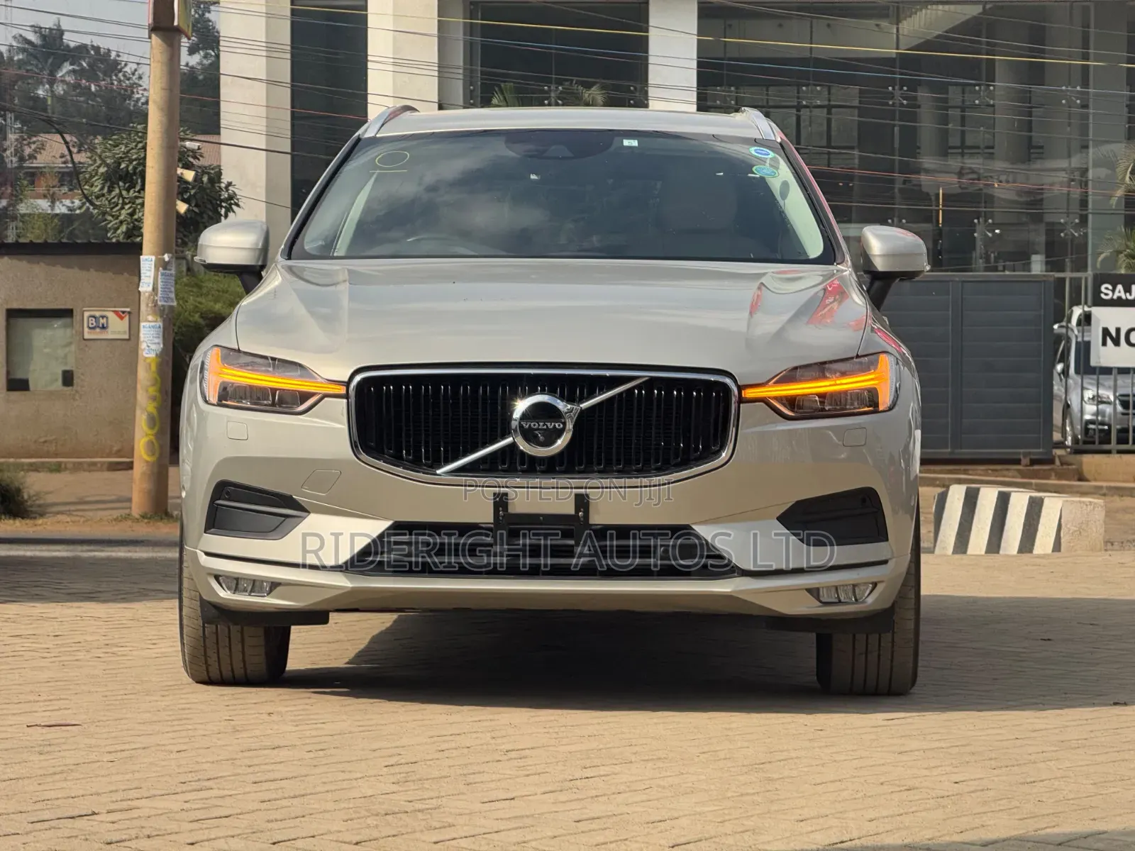 Volvo XC60 2019 Beige