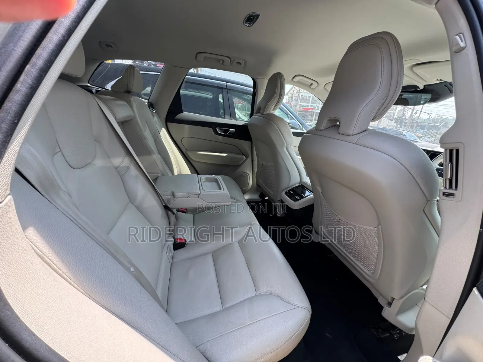 Volvo XC60 2019 Beige