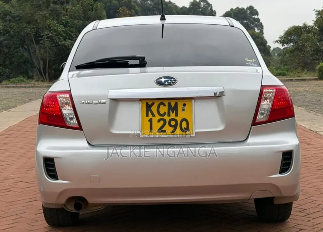 Subaru Legacy 2010 Silver
