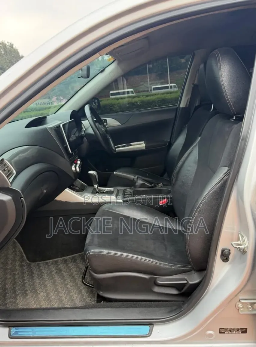 Subaru Legacy 2010 Silver