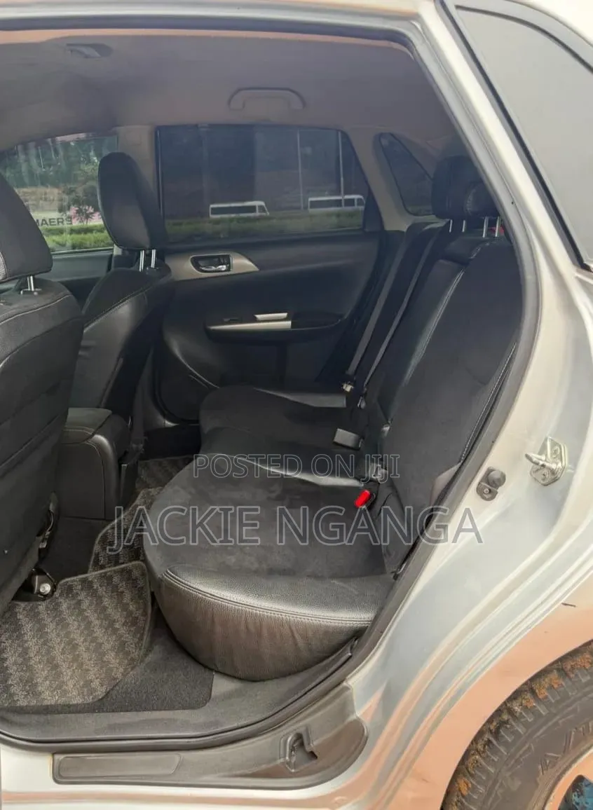 Subaru Legacy 2010 Silver