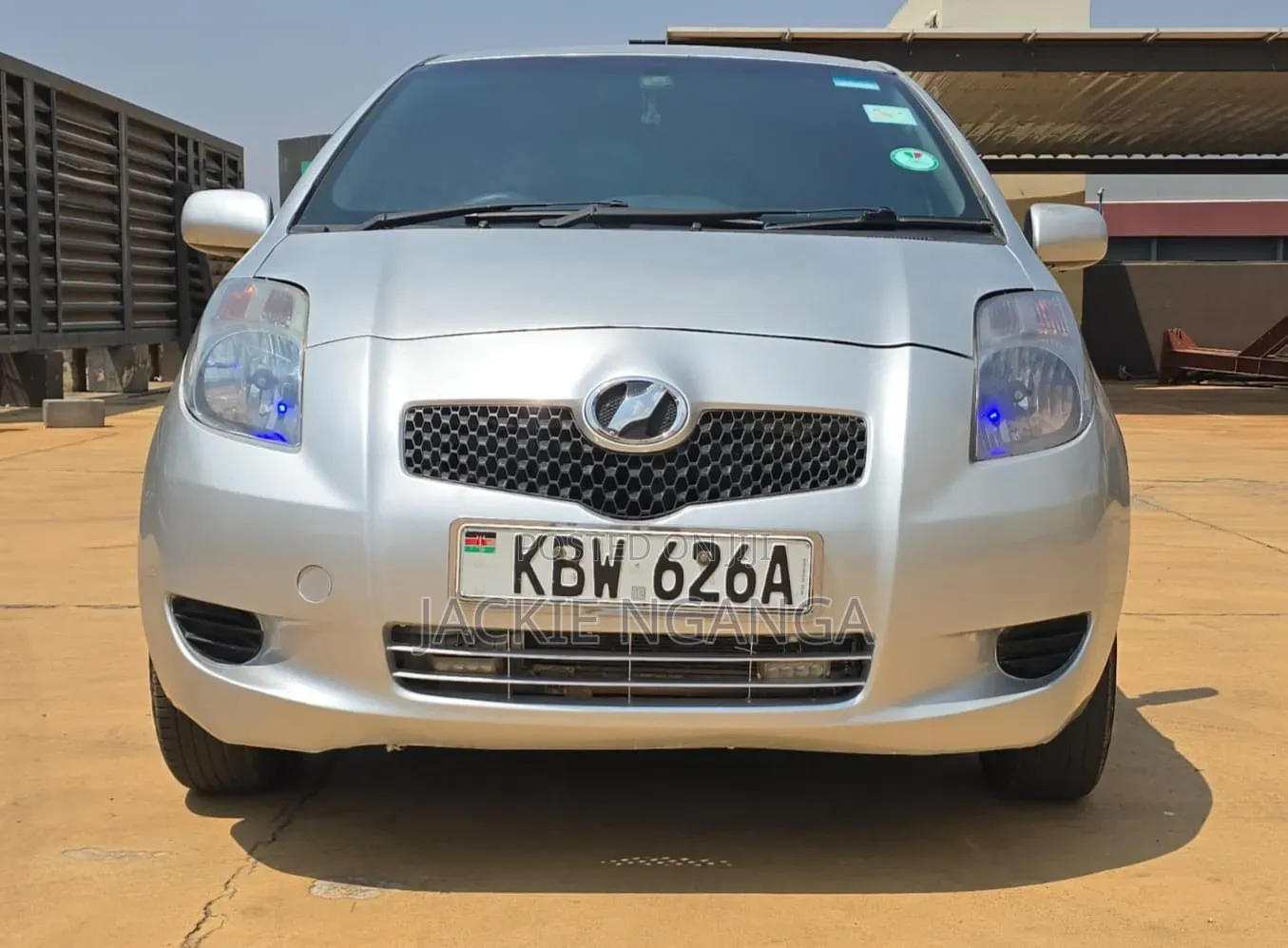 Toyota Vitz 2006 Silver
