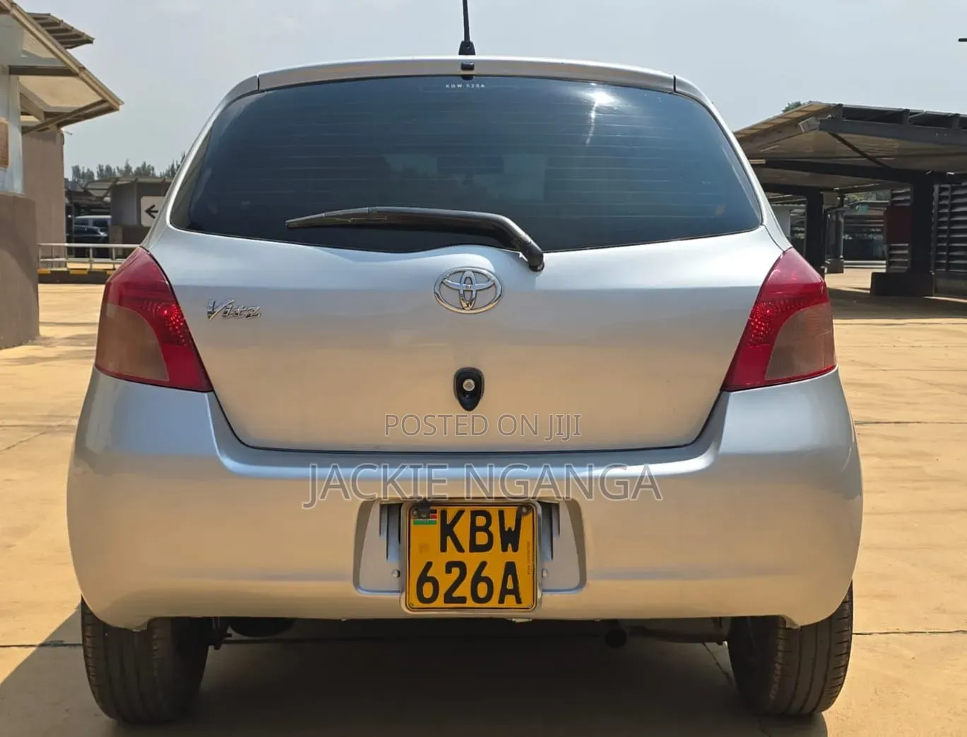 Toyota Vitz 2006 Silver