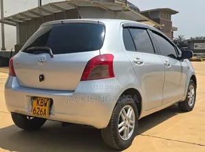 Toyota Vitz 2006 Silver