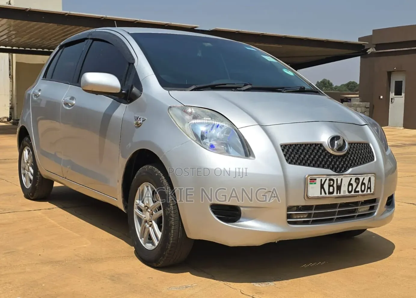 Toyota Vitz 2006 Silver