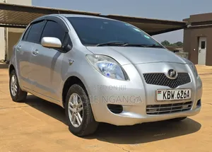 Toyota Vitz 2006 Silver