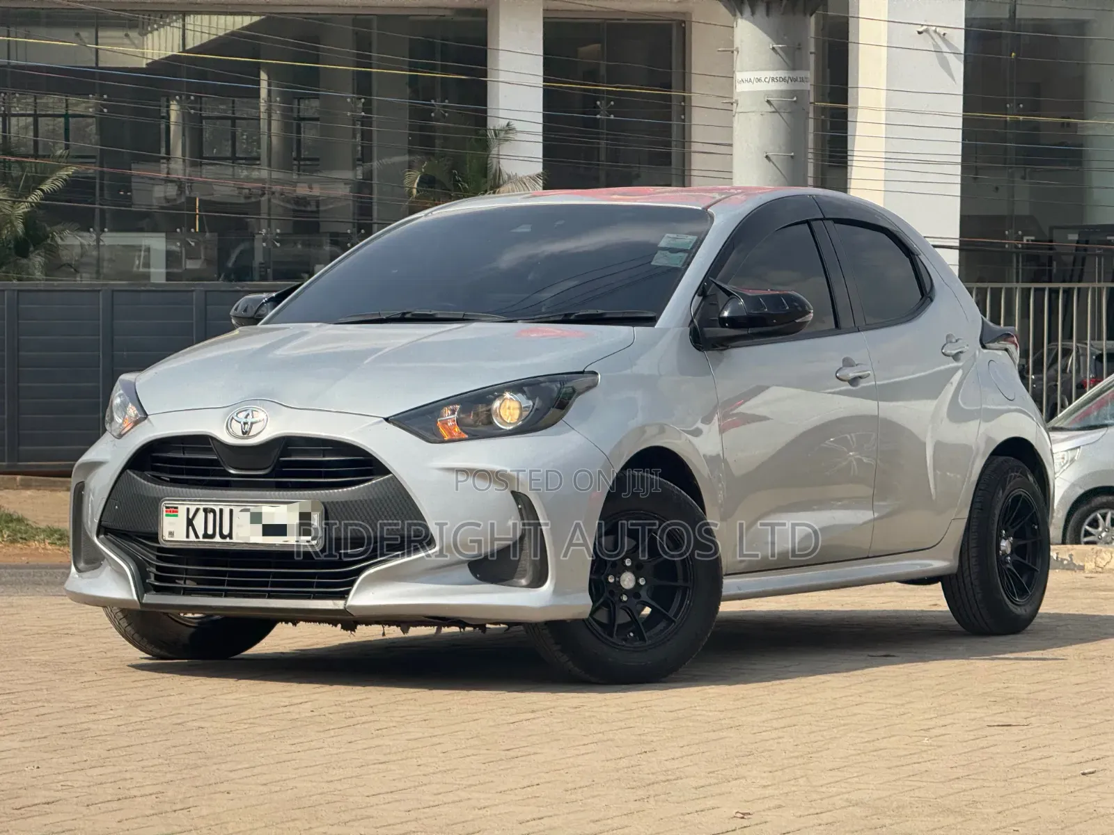Toyota Yaris 2020 Silver