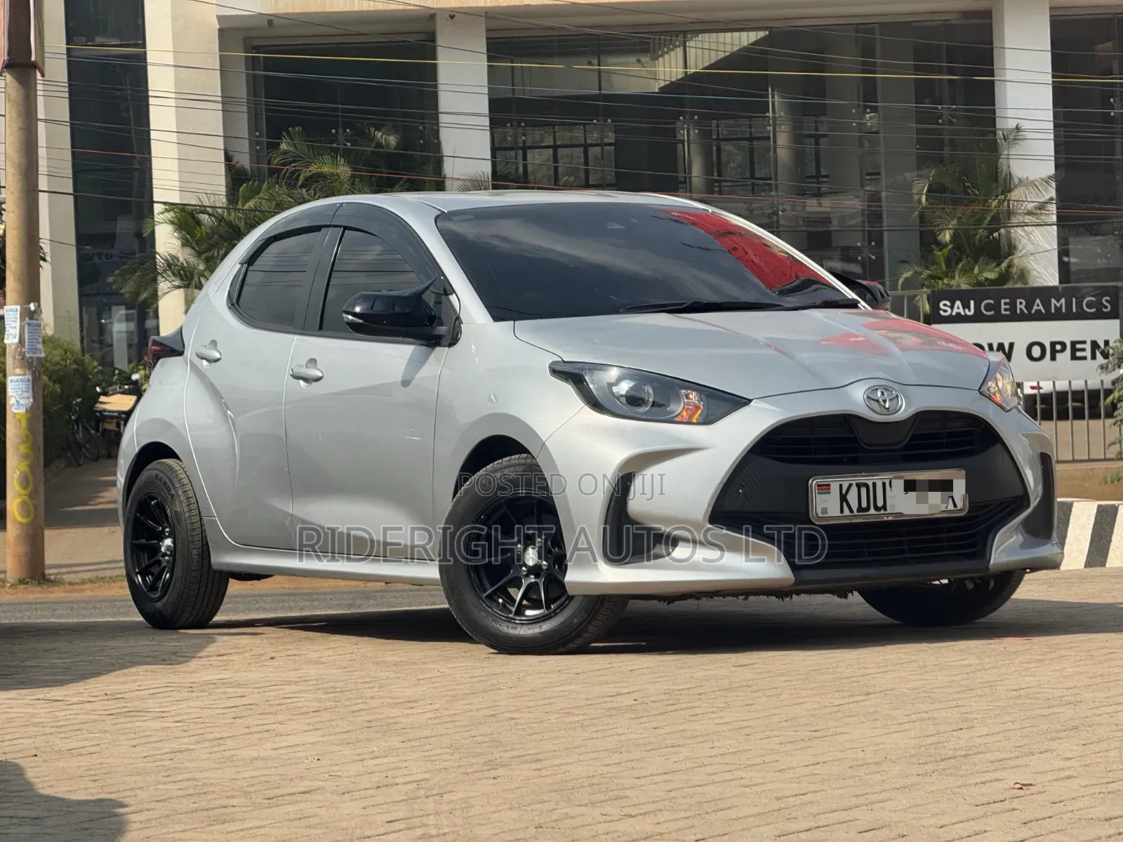 Toyota Yaris 2020 Silver