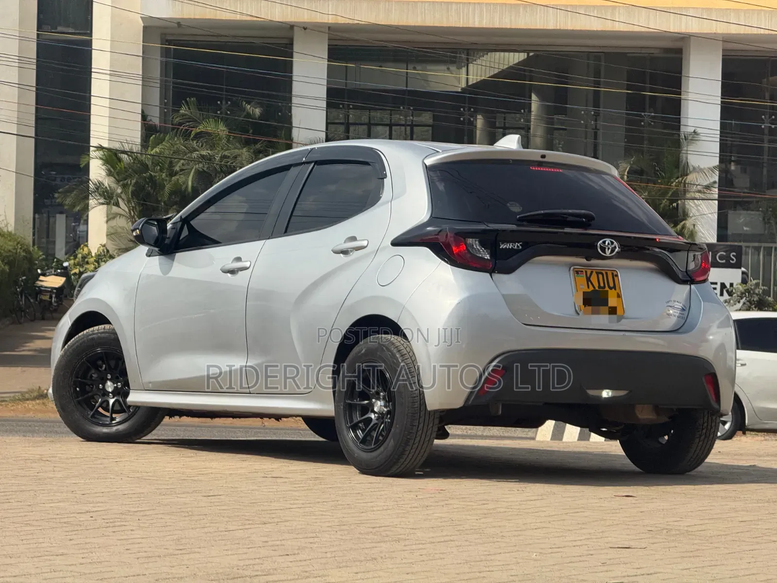 Toyota Yaris 2020 Silver