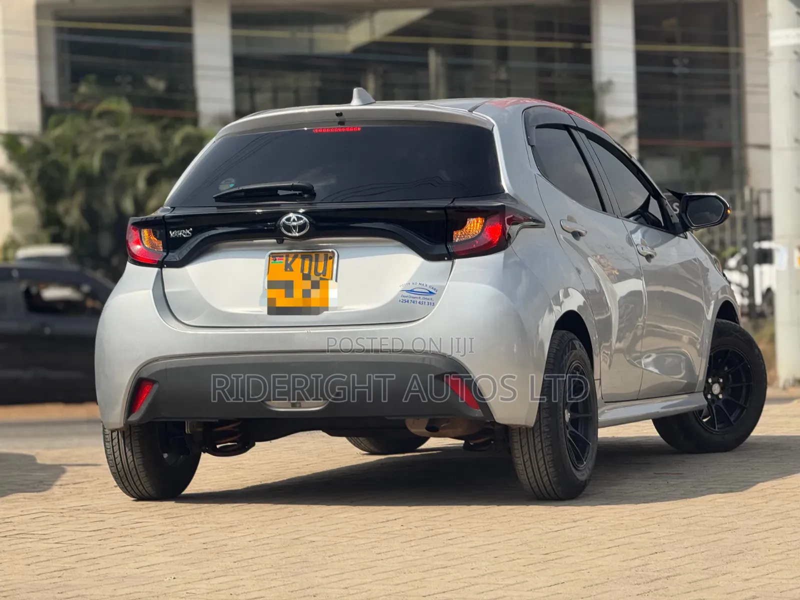 Toyota Yaris 2020 Silver