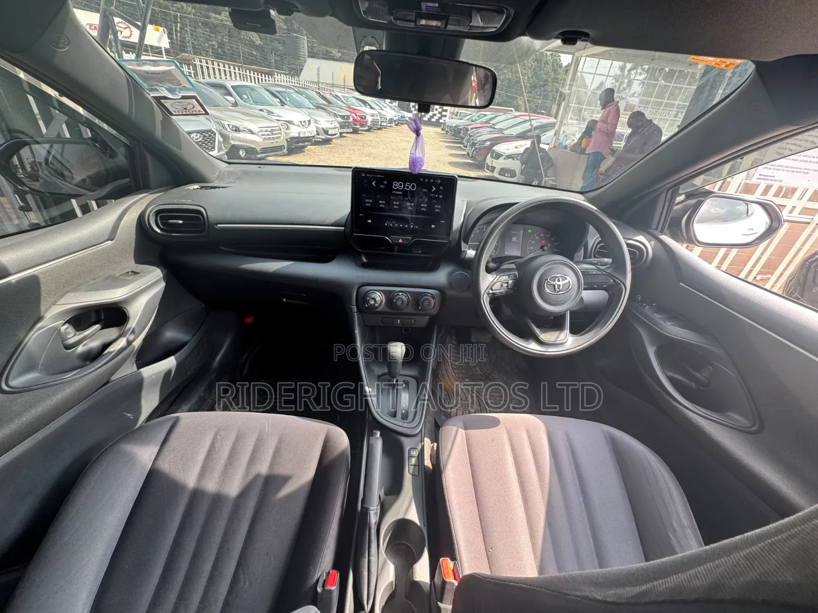 Toyota Yaris 2020 Silver